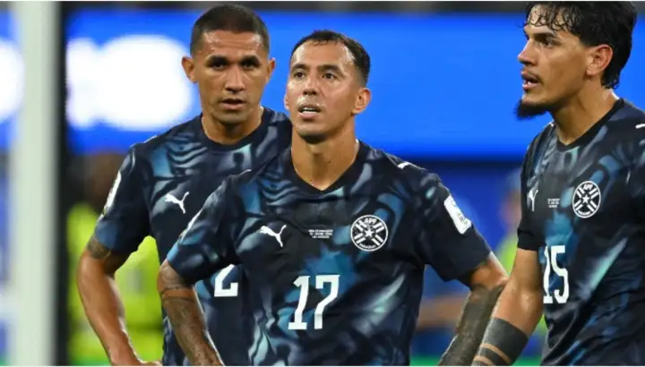 Jugadores de la Albirroja con la cabeza gacha tras la derrota ante Estados Unidos en el Mundial
