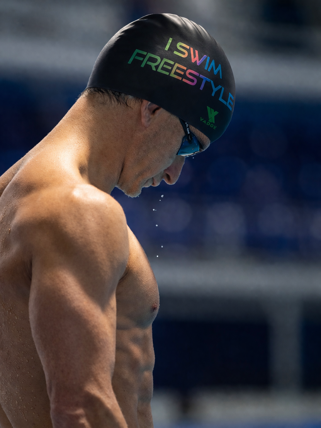 Nadador concentrado antes de volver a competir después de cumplir un sueño